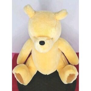 Vintage Disney Gund Collaboration Classic Pooh Collection 12" Plush Pooh Sitting